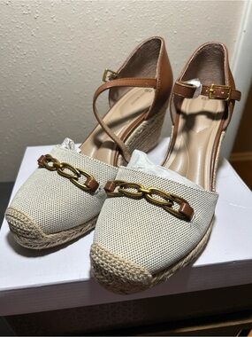 Giani Bernini closed  Back Wedge Espadrilles NWT size 8